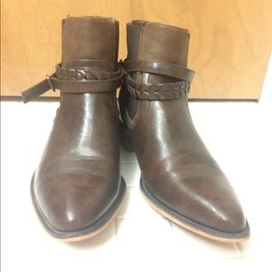 Maurice’s boots size 11